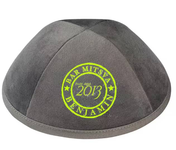 Kippas personnalisées en velours gris foncé — 150 pièces