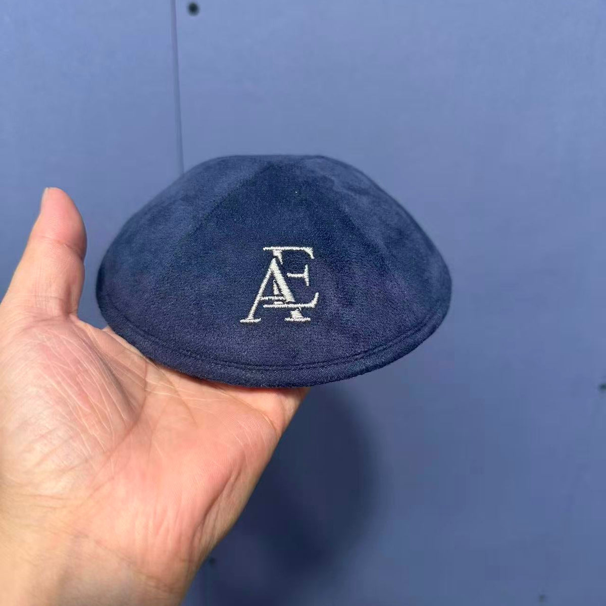 Kippas personnalisées en suède bleu marine — 100 pièces