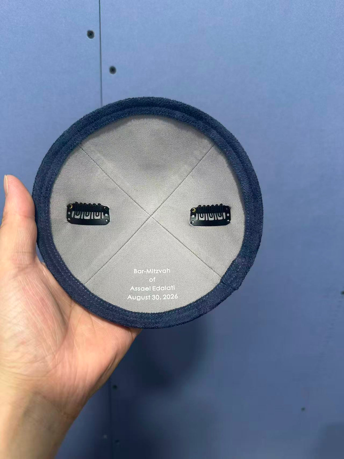 Kippas personnalisées en suède bleu marine — 100 pièces