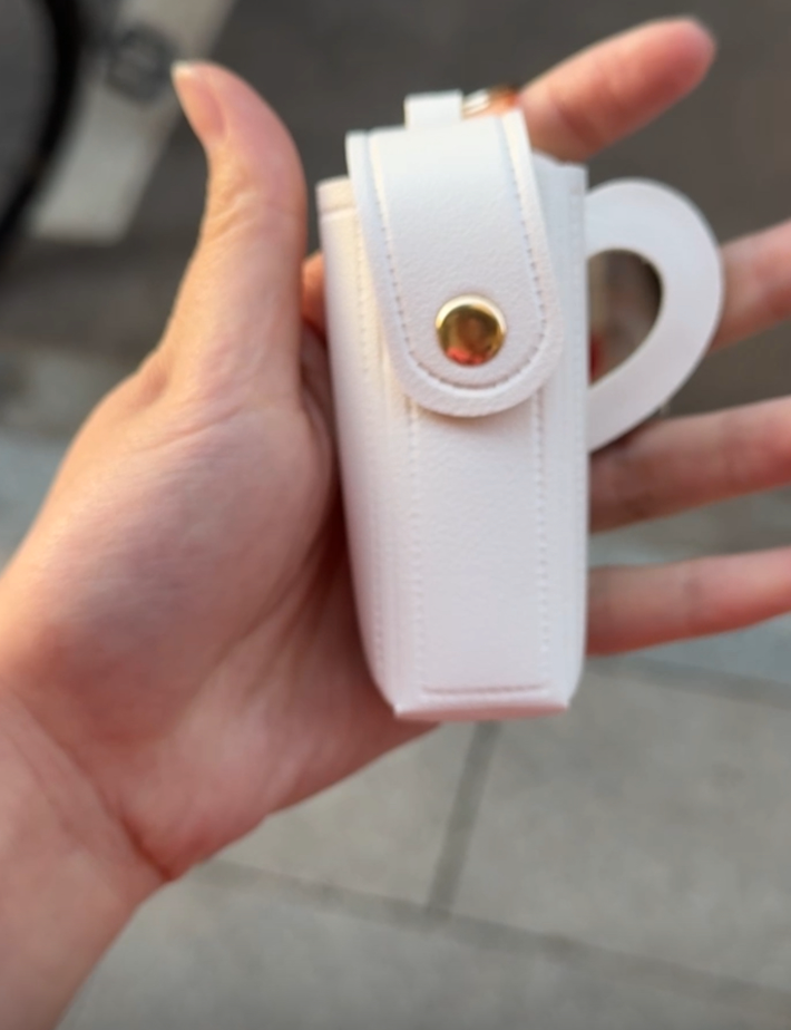 Custom white lipstick bag ,60pcs ,shiping by express